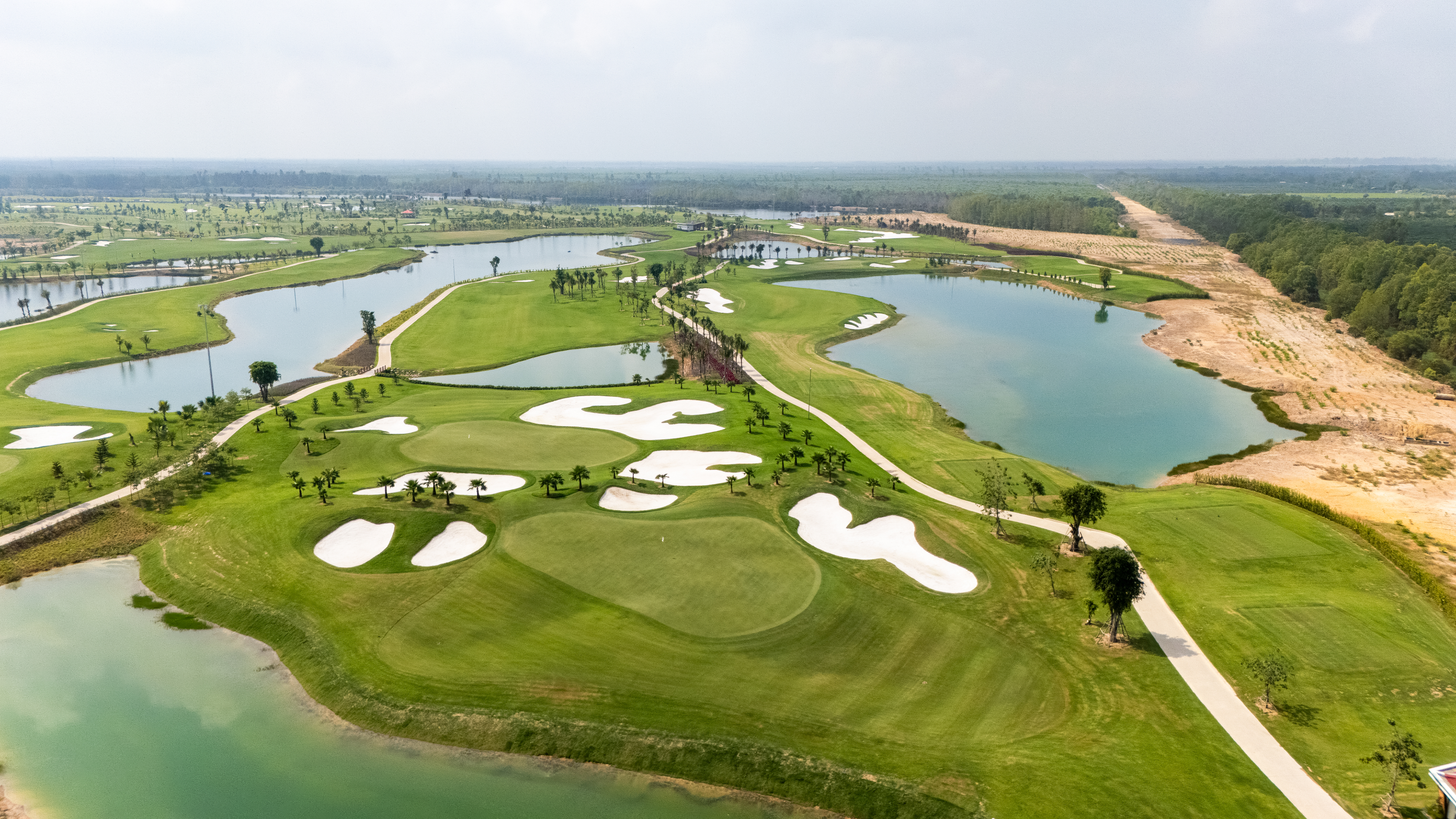 SÂN GOLF, RESORT & VILLA